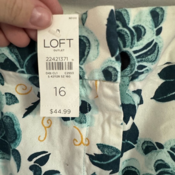 LOFT blue patterned shorts size 16 - Picture 5 of 5